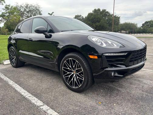 2018 Porsche Macan Sport Utility 4D