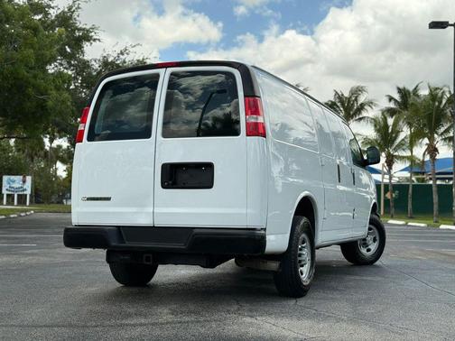 Summit White 2020 Chevrolet Express 2500 Work Van