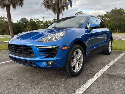 2018 Porsche Macan Sport Utility 4D