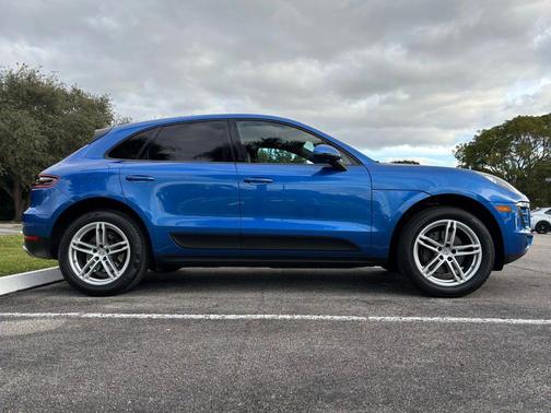 2018 Porsche Macan Sport Utility 4D