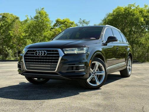 Black 2019 Audi Q7 55 Prestige