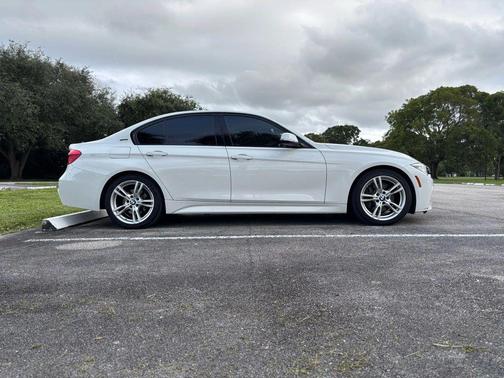 2018 BMW 330e iPerformance