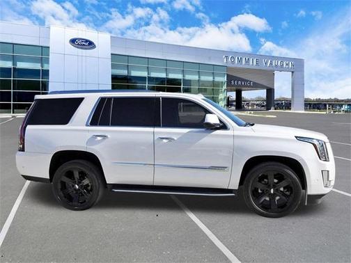 2018 Cadillac Escalade Luxury