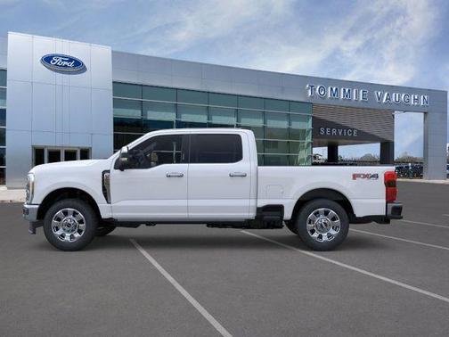 Oxford White 2026 Ford F-250 Lariat