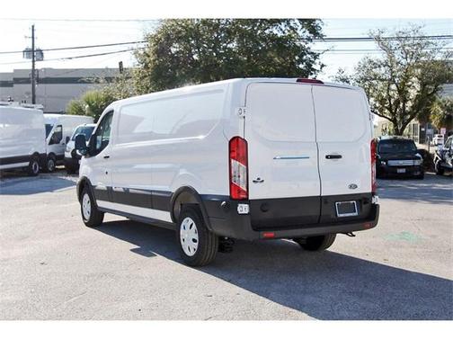 2025 Ford E-Transit Base