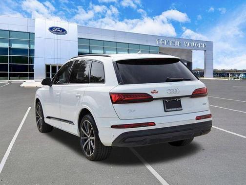 Glacier White Metallic 2022 Audi Q7 55 Premium Plus