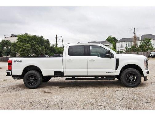 Star White 2026 Ford F-350 Lariat Super Duty