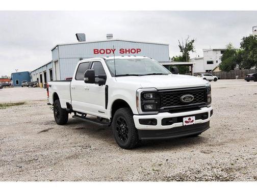 Star White 2026 Ford F-350 Lariat Super Duty