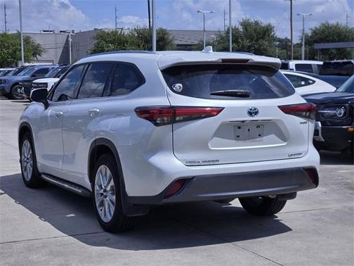 2022 Toyota Highlander Hybrid Limited