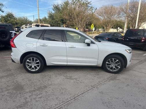 2018 Volvo XC60 T5 Momentum