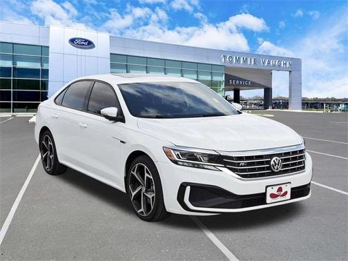 2022 Volkswagen Passat 2.0T R-Line