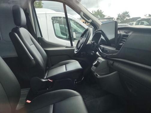 2023 Ford E-Transit Base