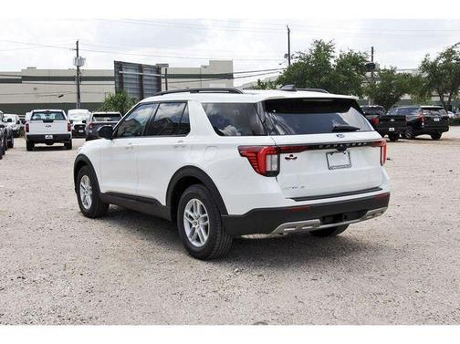 White Metallic 2026 Ford Explorer Active