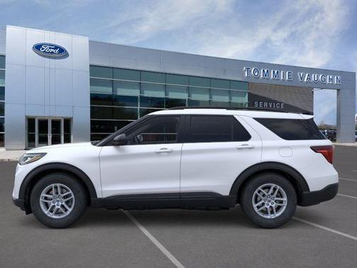 White Metallic 2026 Ford Explorer Active