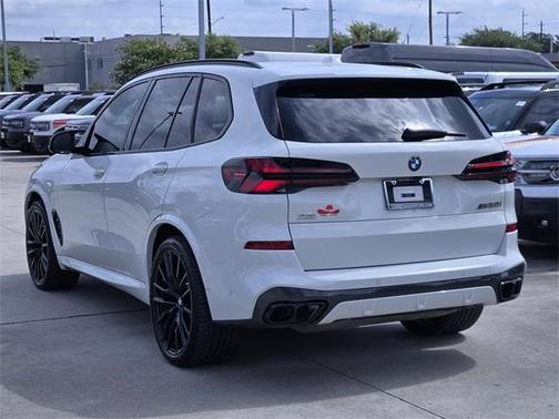 2024 BMW X5 M60i
