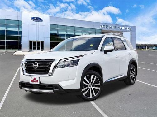 2025 Nissan Pathfinder Platinum