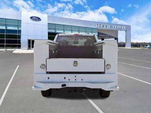 Oxford White 2025 Ford F-250 Lariat