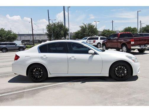 Moonlight White 2011 INFINITI G37 Journey