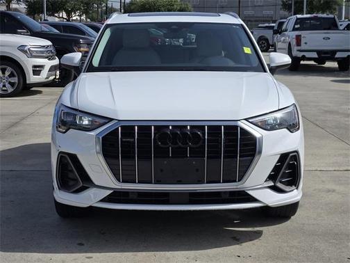 2022 Audi Q3 45 S line Premium