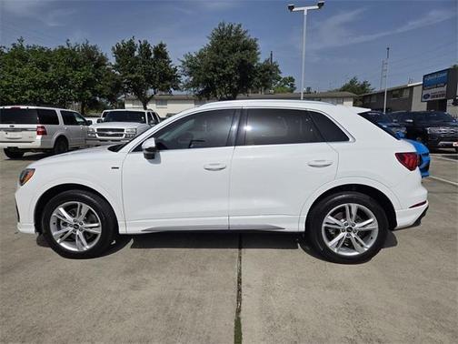 2022 Audi Q3 45 S line Premium