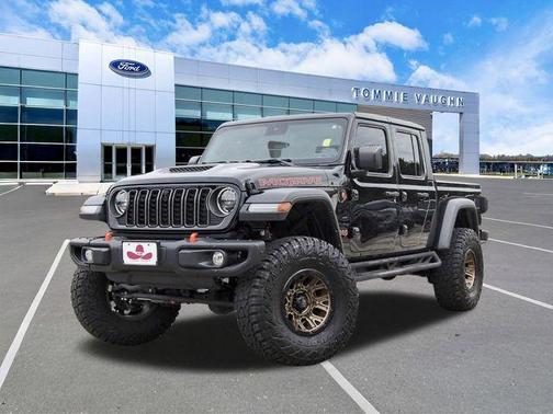 Black Clearcoat 2024 Jeep Gladiator Mojave