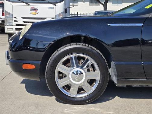 2005 Ford Thunderbird 