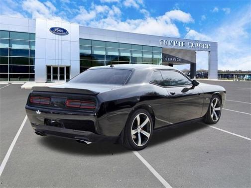 2015 Dodge Challenger R/T Shaker