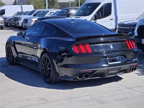 2017 Ford Shelby GT350 Base