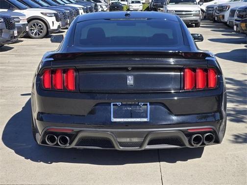 2017 Ford Shelby GT350 Base