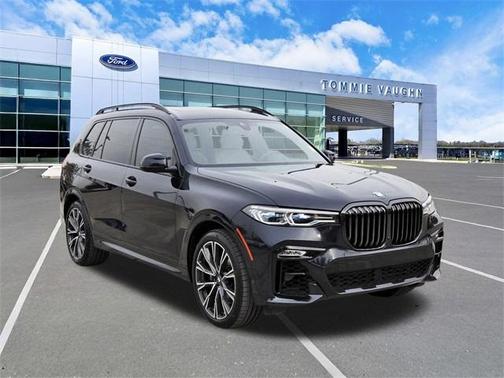 2022 BMW X7 M50i