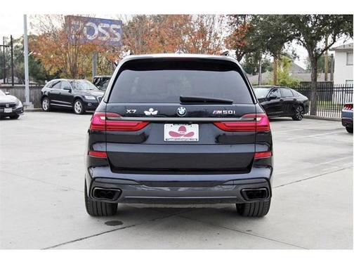 2022 BMW X7 M50i