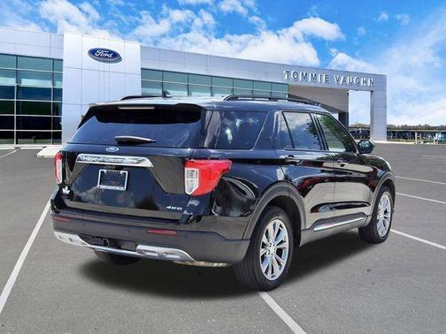 Black Metallic 2022 Ford Explorer XLT