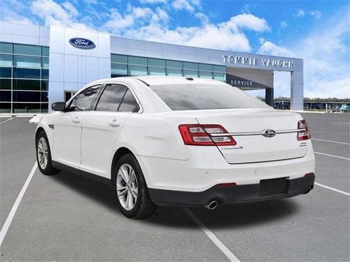 2018 Ford Taurus SEL