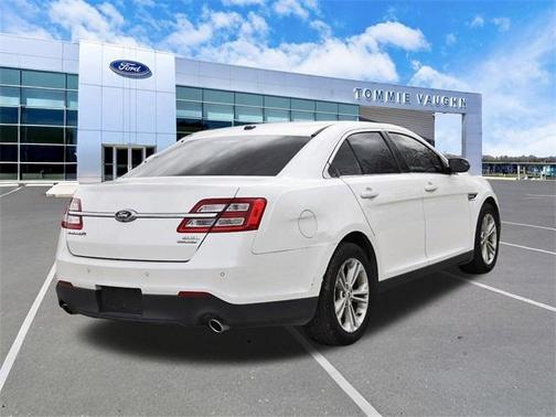 2018 Ford Taurus SEL