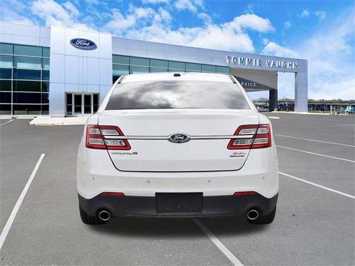 2018 Ford Taurus SEL