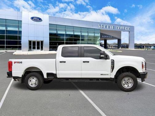 Oxford White 2025 Ford F-250 XL