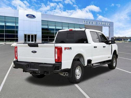 Oxford White 2025 Ford F-250 XL