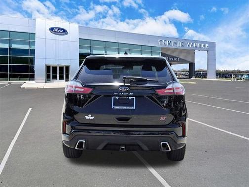 2022 Ford Edge ST