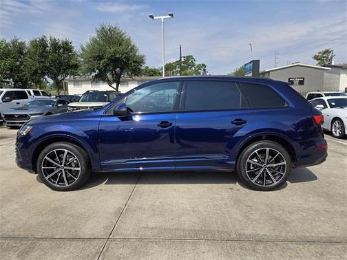 2023 Audi Q7 55 Premium Plus
