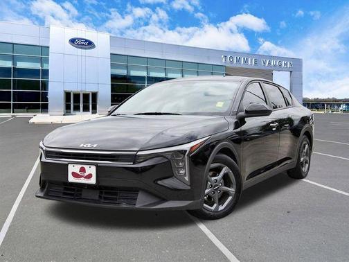 Aurora Black Pearl 2025 Kia K4