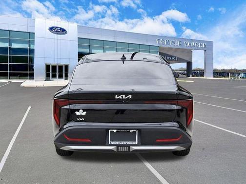 Aurora Black Pearl 2025 Kia K4