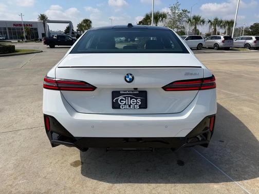 2025 BMW 530 