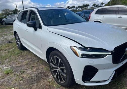 2023 Volvo XC60 B5 Plus Dark Theme