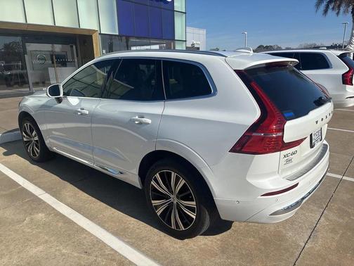2022 Volvo XC60 B5 Inscription