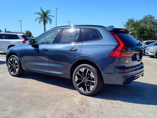 2026 Volvo XC60 B5 Plus