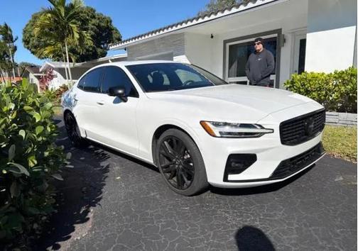 2023 Volvo S60 B5 Plus Black Edition