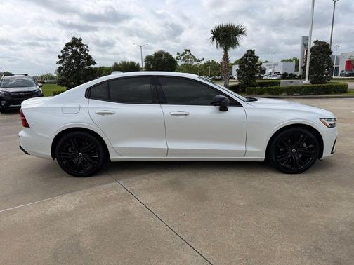 Crystal White Metallic 2023 Volvo S60 B5 Plus Black Edition