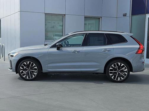 2026 Volvo XC60 B5 Ultra