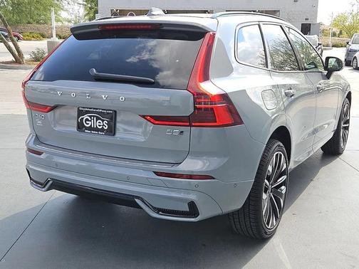 2026 Volvo XC60 B5 Ultra