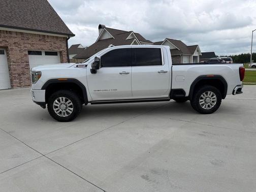 White Frost Tricoat 2021 GMC Sierra 2500 Denali